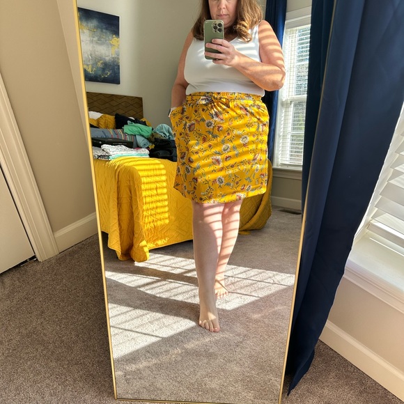 Loft Skirt with belt - Picture 1 of 8